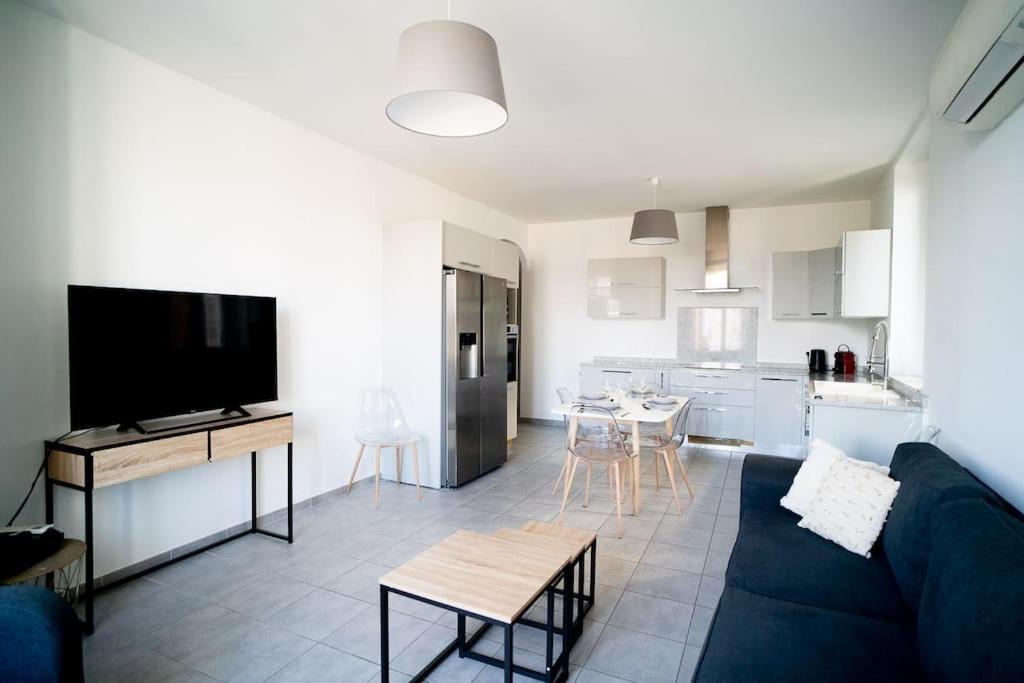 Appartement T4 Vue Mer Proche Gare Et Centre Ville Ajaccio  Exterior foto